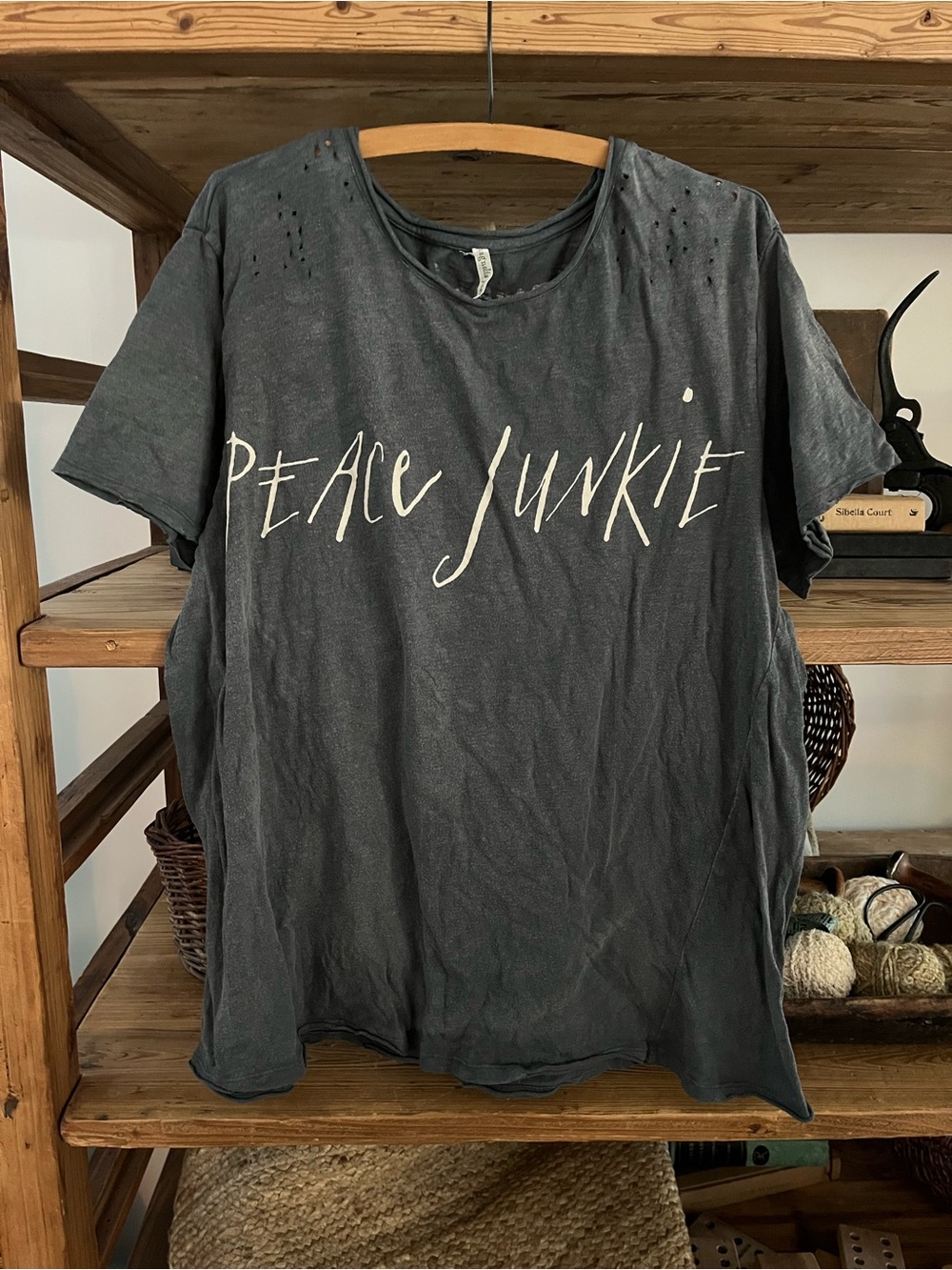 ♥️ Magnolia Pearl Peace Junkie Tee